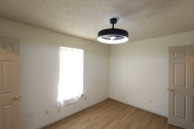 Building Photo - 811 Ironton Dr