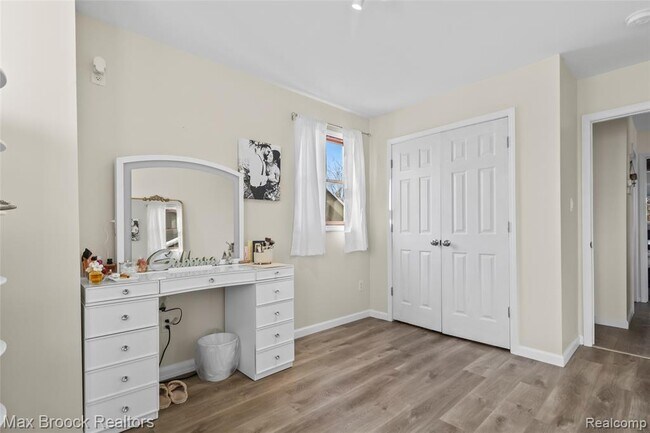 Building Photo - 3020 Grove St