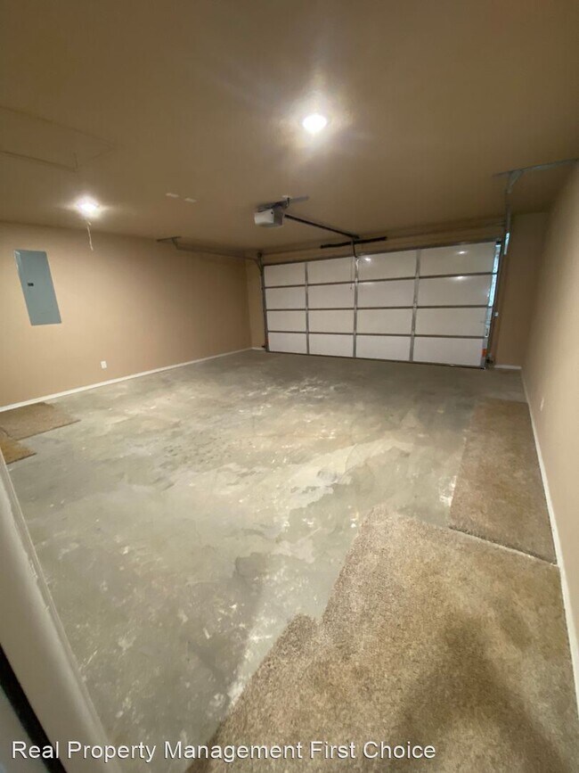 Building Photo - 3 br, 2 bath House - 713 Black Creek Lane