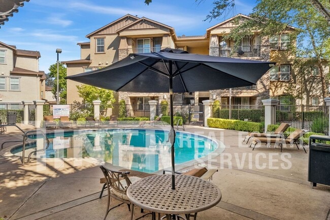 Building Photo - 6550 Hearthstone Cir