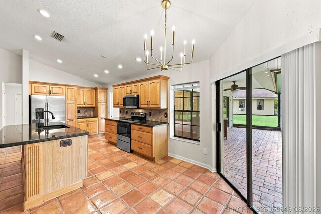 Building Photo - 10798 Cypress Bend Dr