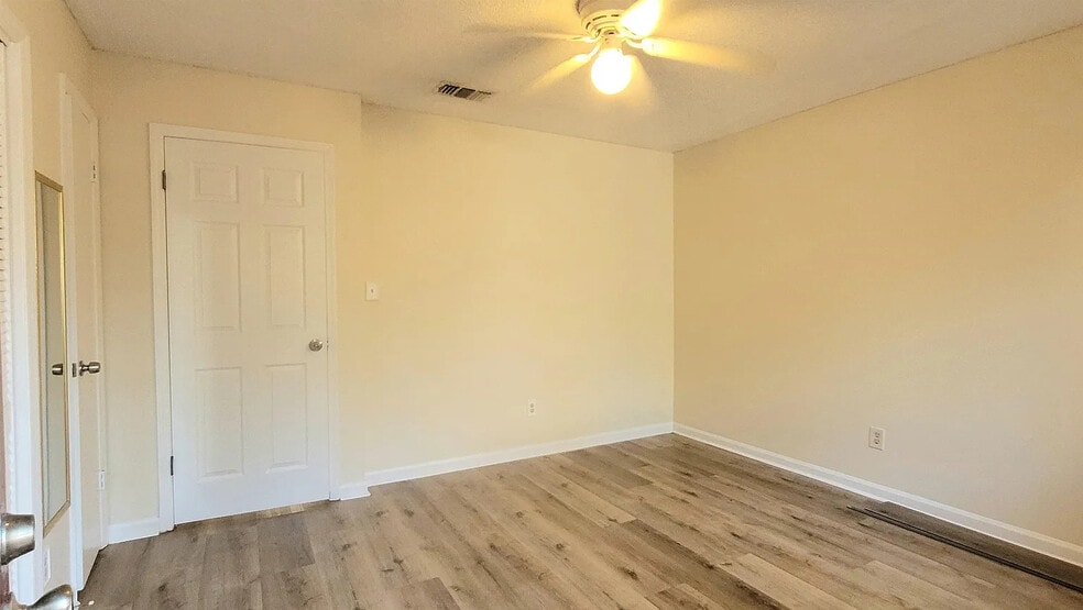 Building Photo - 2311 Sandpiper St