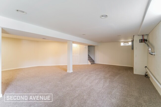 Building Photo - 1211 Main St