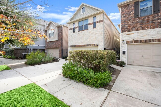 Primary Photo - 3517 Bradford St