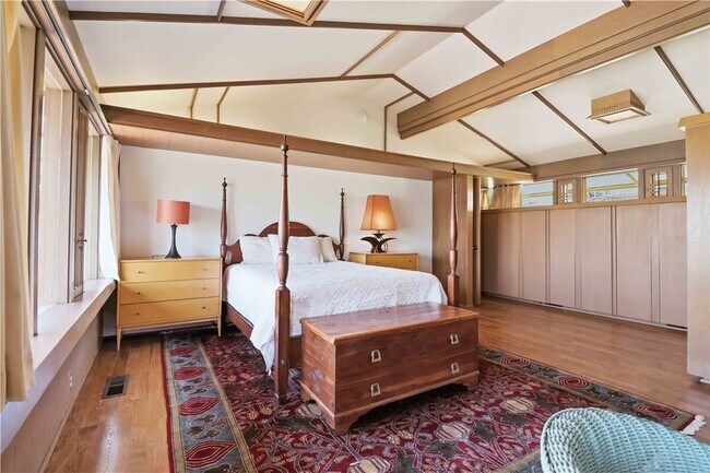 Building Photo - 951 Pembroke Rd