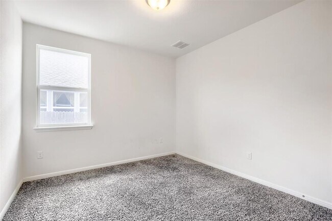 Building Photo - 20417 Shellduck Dr