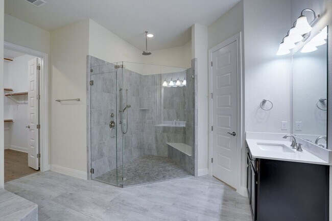 Building Photo - 16005 Axehandle Trl