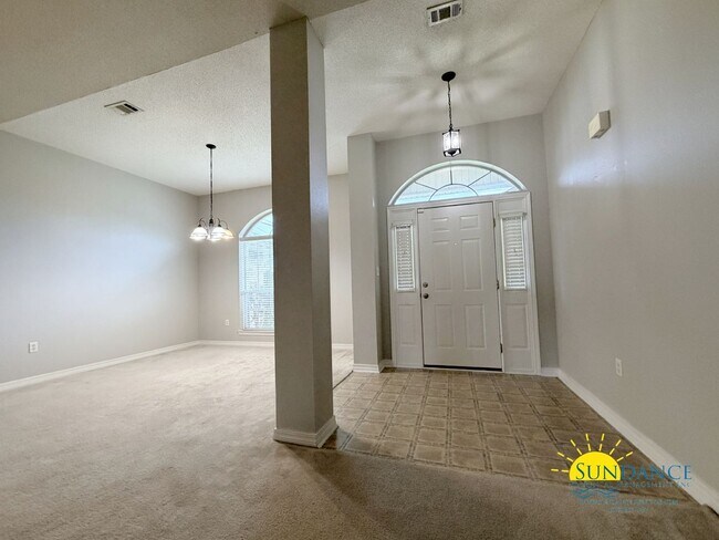 Building Photo - Charming 4-Bedroom Home in Hampton Ridge Estates of Navarre!