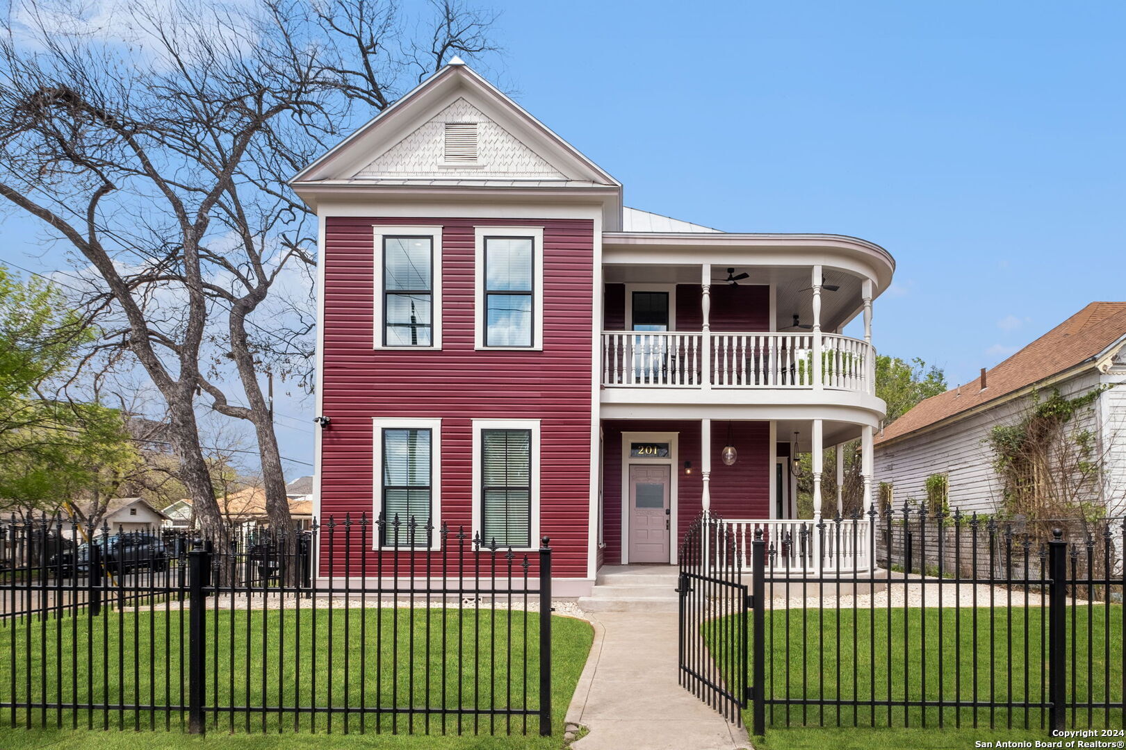 Building Photo - 201 E Carson St