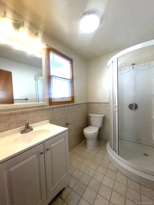 Building Photo - 16 Lake Ave