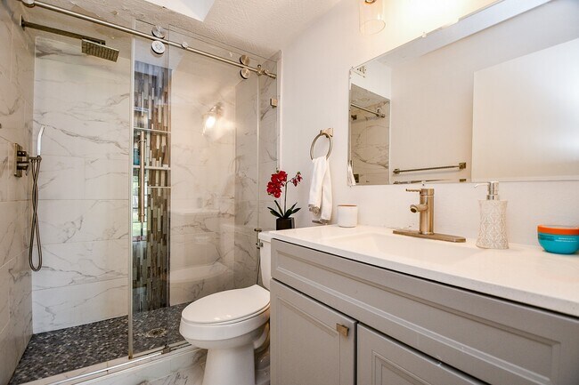 Building Photo - 12633 Memorial Dr