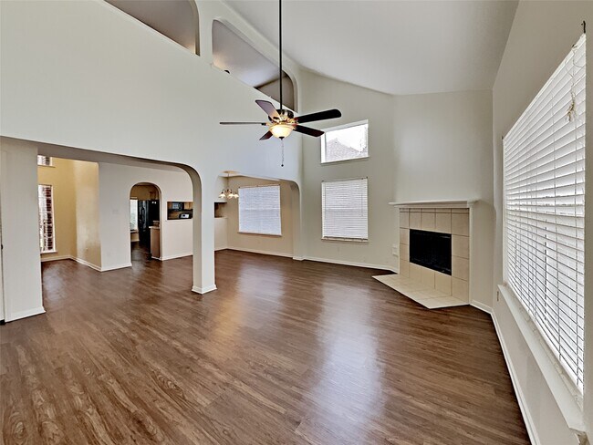 Building Photo - 23126 N Waterlake Dr