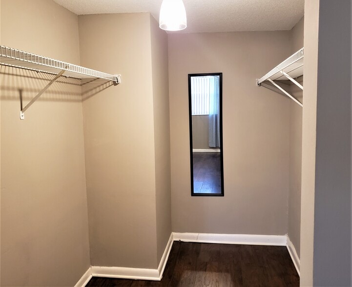 Primary - 9959 Nob Hill Ct