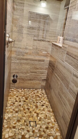 Building Photo - 7967 Sunset Dr