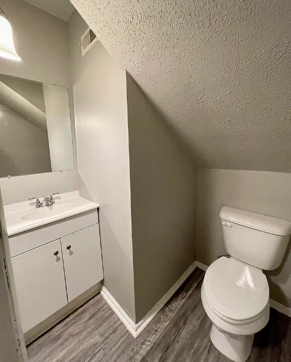 Half bath - 2301 Dorchester Dr