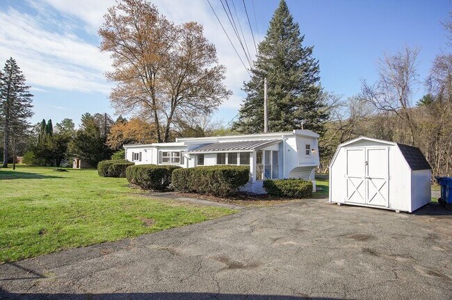 Building Photo - 2401 Westfield St