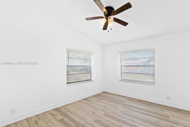 Building Photo - 1557 NW 15th Ave