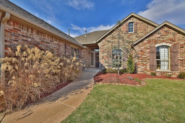 Building Photo - Amazing Home - 3 bed 2 bath - Edmond Schools