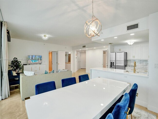 Building Photo - 1250 S Miami Ave