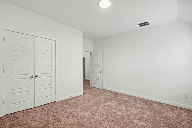 Building Photo - 2653 Keokuk St
