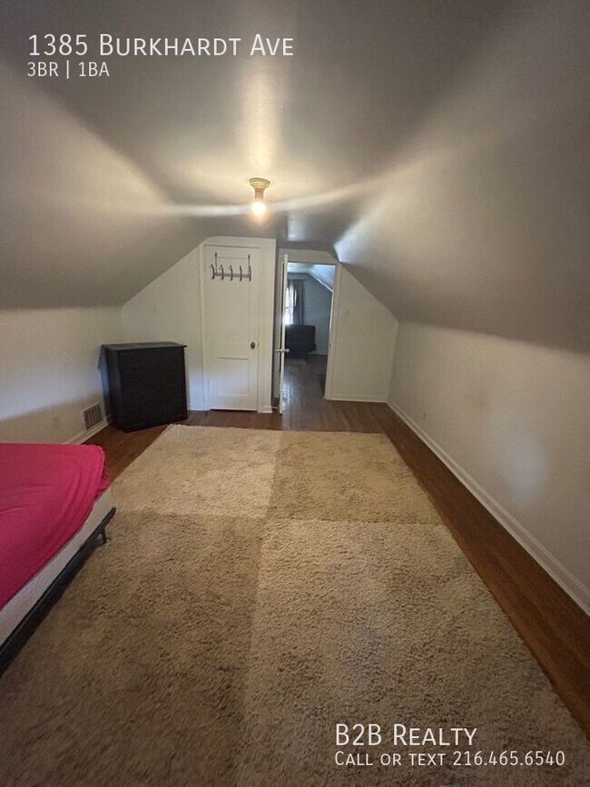 Building Photo - 1385 Burkhardt Ave