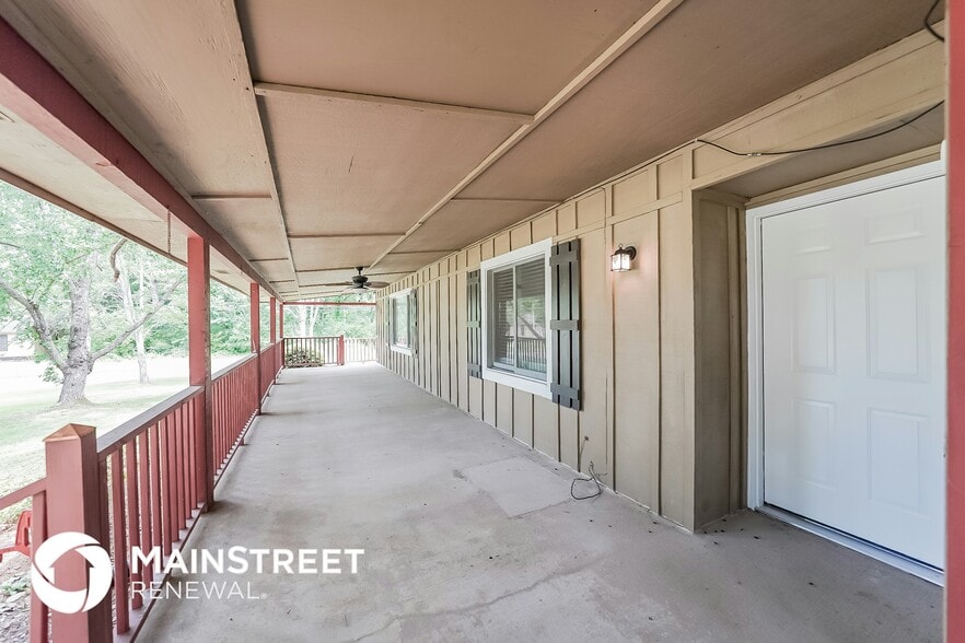 Building Photo - 2064 Edenwood Dr