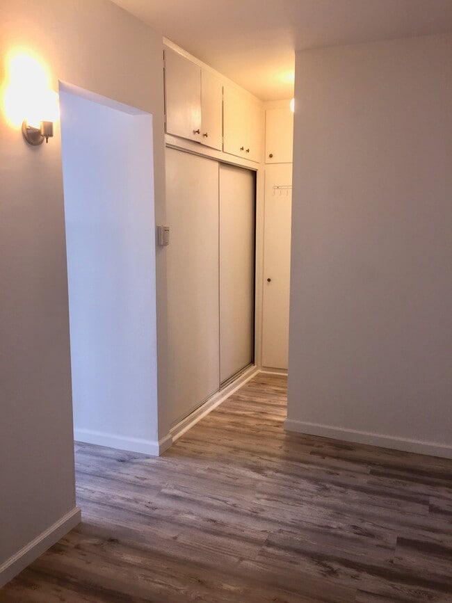 Building Photo - 11333 Venice Blvd