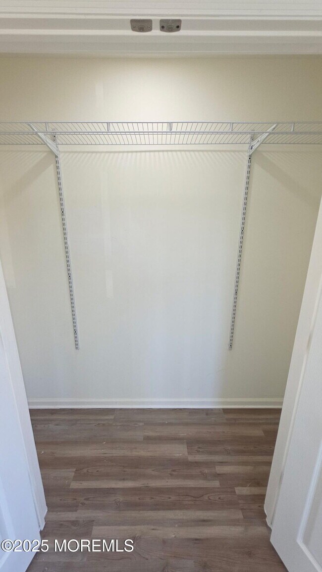 Building Photo - 513 Prospect Ave