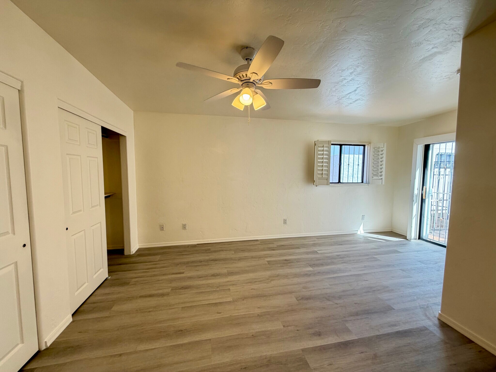 Building Photo - 328 W Santa Barbara