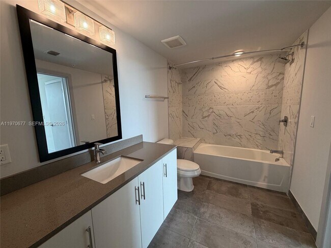 Building Photo - 9000 Ramblewood Dr