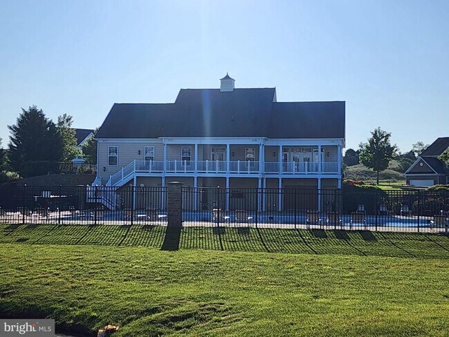 Building Photo - 500 Husky Trl