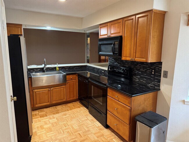 Building Photo - 4235 Brandemere Way St