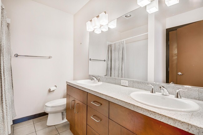 Bathroom - 655 Crockett St