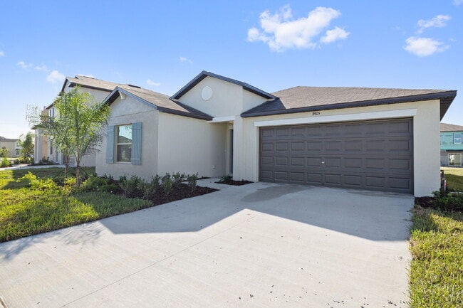 Building Photo - "Internet & Cable Included"  Epperson community Charming 4-Bed one floor house in Wesley Chapel –...