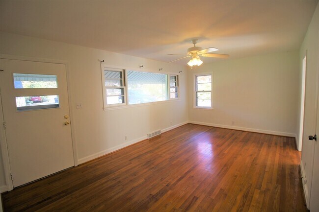 Building Photo - Black Mountain Bungalow minutes from Lake Tomahawk!