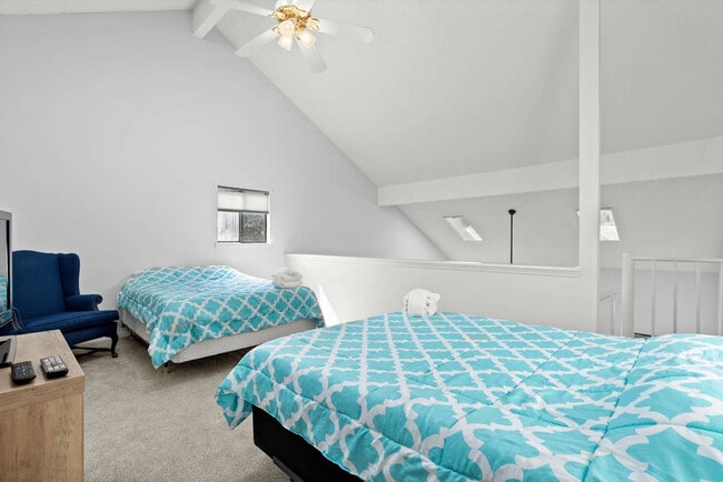 Building Photo - 1920 Bent Grass Dr