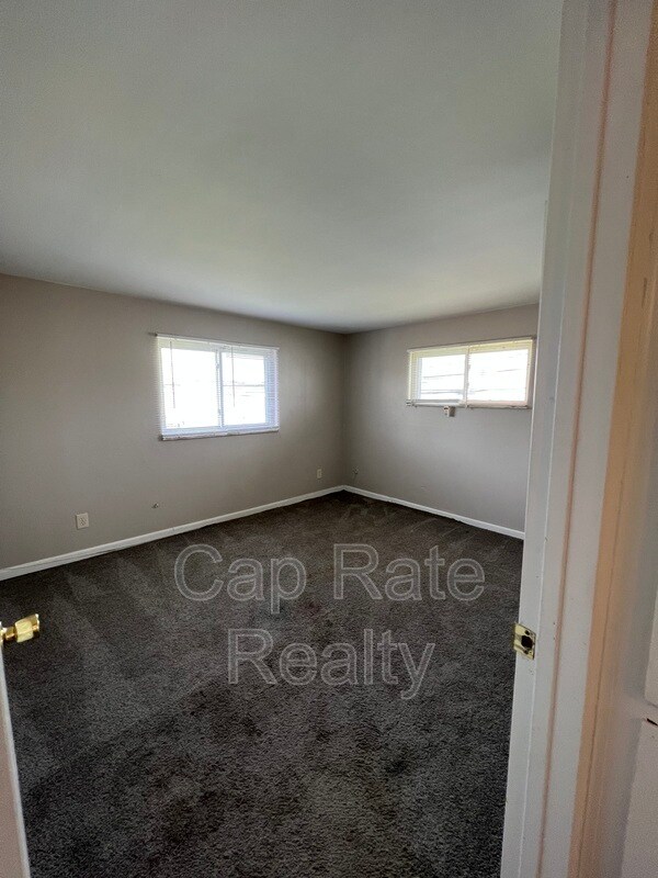 Building Photo - 3632 Cushing Dr