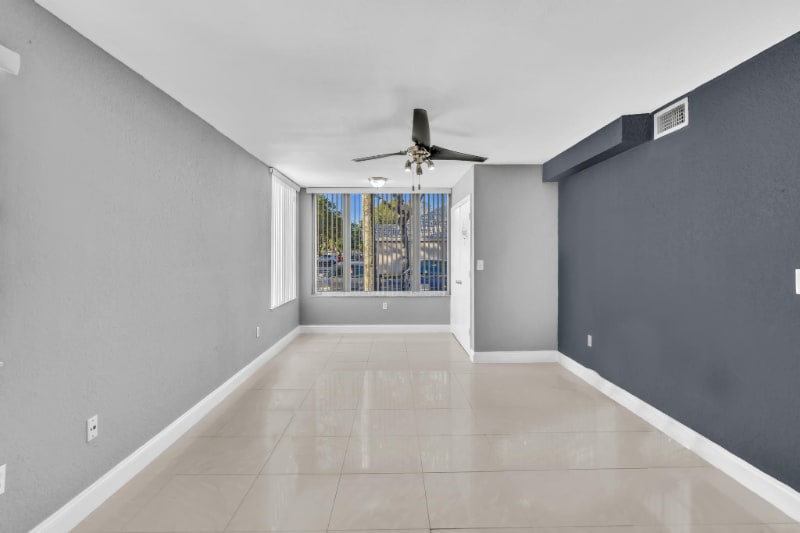 Building Photo - 2803 N Oakland Forest Dr