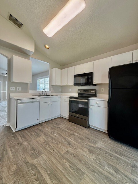 Building Photo - 28510 Seashell Ct