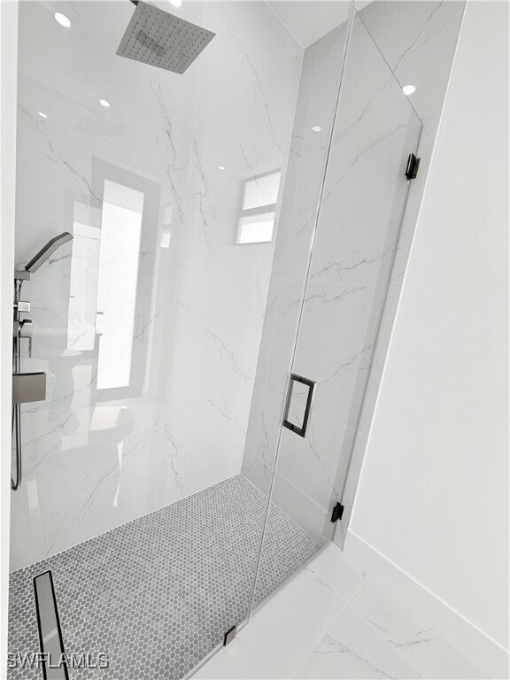 Building Photo - 702 Zemil Ct