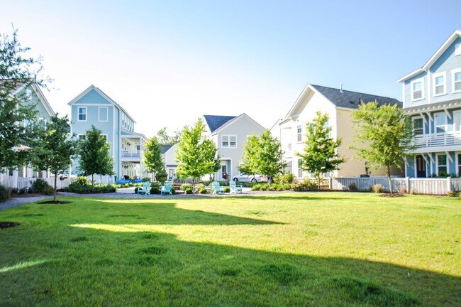 Building Photo - Charming Home in Mixson!