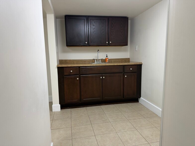 Building Photo - 3965 Sinclair Shores Rd