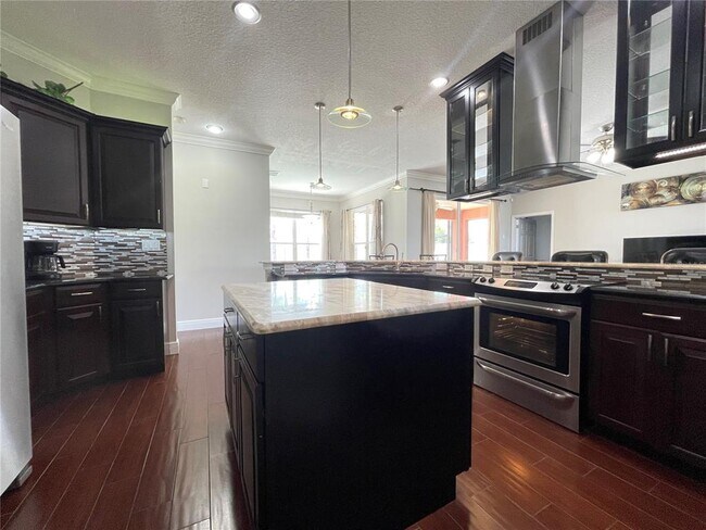 Building Photo - 907 Wildflower Rd