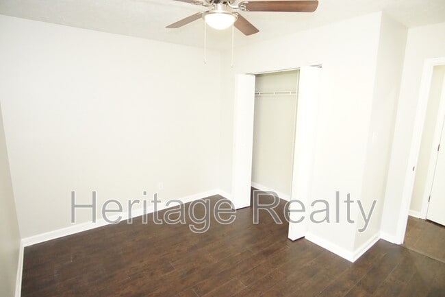 Building Photo - 2050 Countryhill Ln