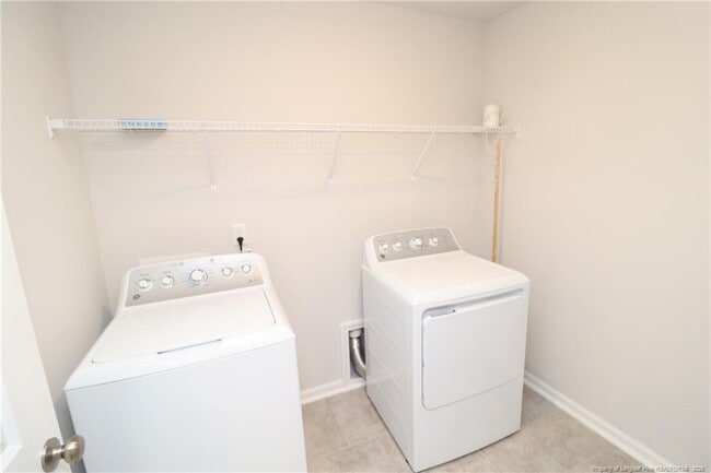 Building Photo - 1214 Rosefinch Dr