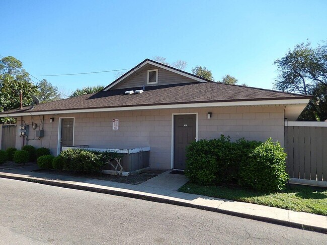 Primary Photo - 2241 W Pensacola St