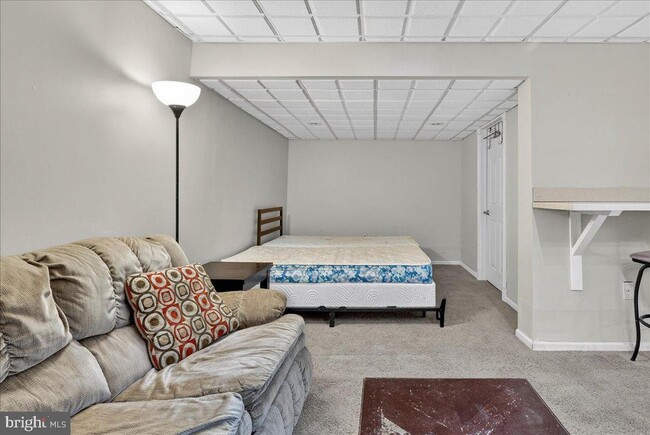 Building Photo - 1158 Grove St