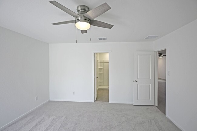 Building Photo - 462 River Run Wy