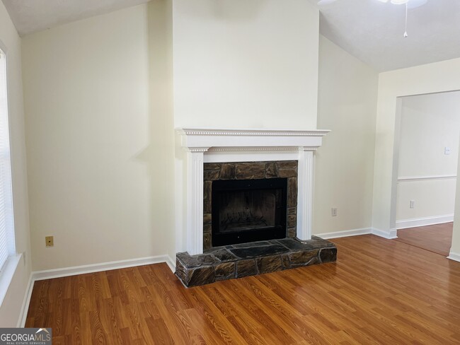 Building Photo - 28 Sandstone Dr