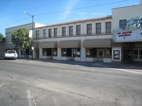 Building Photo - 522 Center St